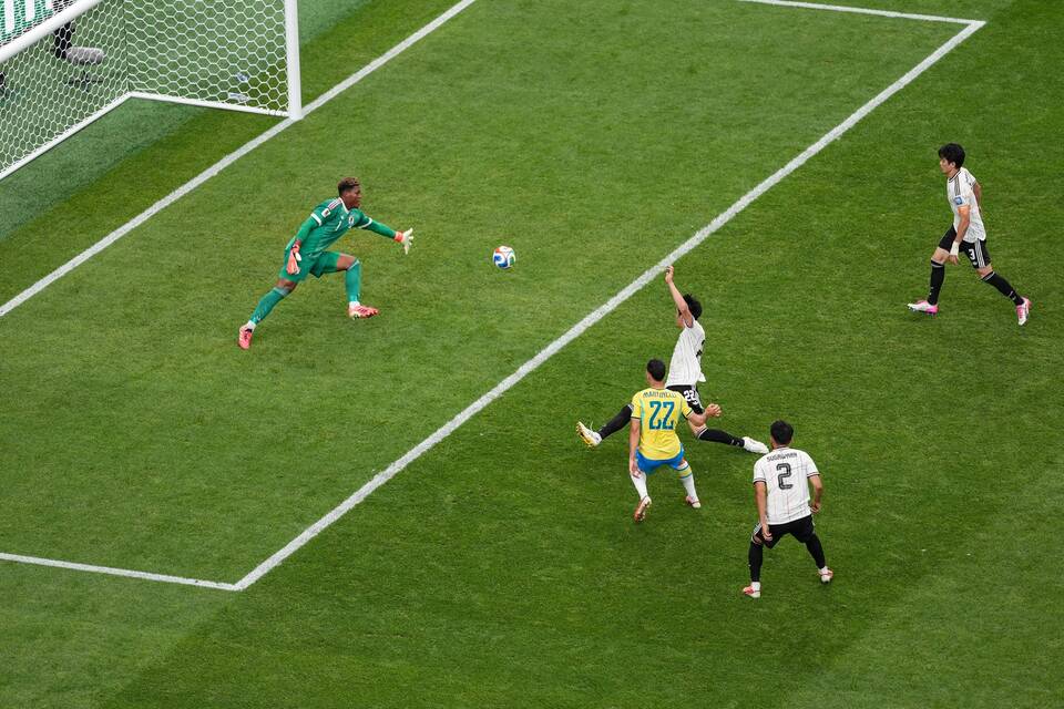 البرازيل تلتحق بكندا بعد الفوز على اليابان (2-1) في كأس العالم