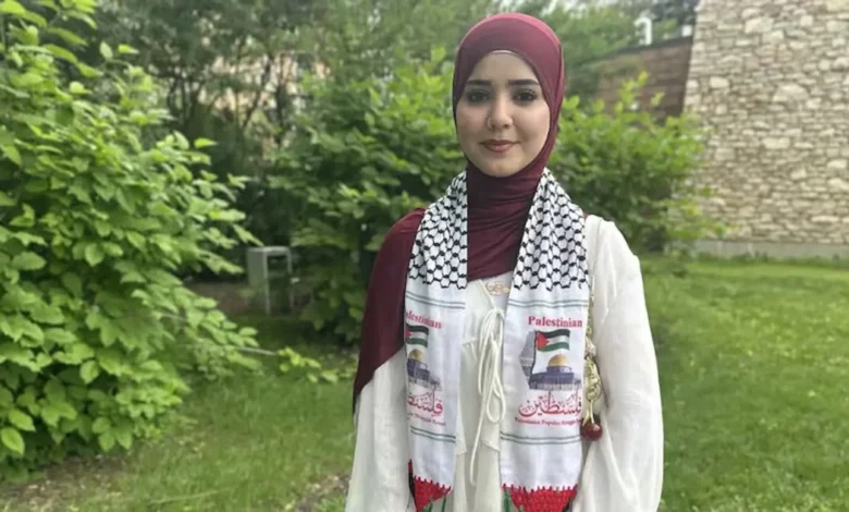 بعد أزمة نزع الكوفية.. طالبة سورية تطالب إدارة مدرسة كندية بإعتذار رسمي