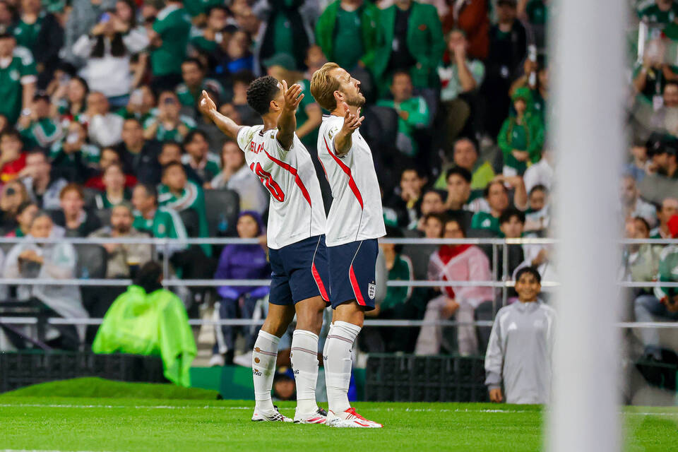 إنجلترا تضرب موعدًا مع النرويج بعد الفوز على المكسيك (3-2)