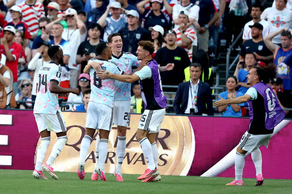 بلجيكا تضرب موعدًا مع إسبانيا بعد اكتساح أمريكا (4-1) في كأس العالم
