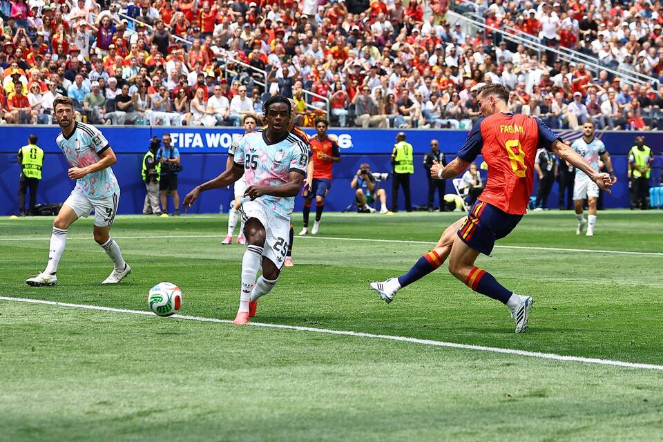 إسبانيا تضرب موعدًا مع فرنسا لأول مرة في نصف نهائي  كأس العالم