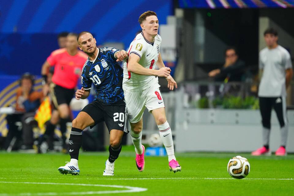 الشوط الأول.. التعادل السلبي يُسيطر على موقعة الأرجنتين وإنجلترا في كأس العالم