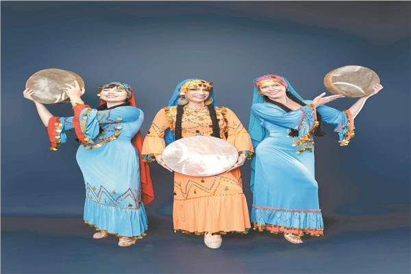 من التنورة إلى بليغ حمدي.. مصرية تنقل روح الفن المصري إلى كندا