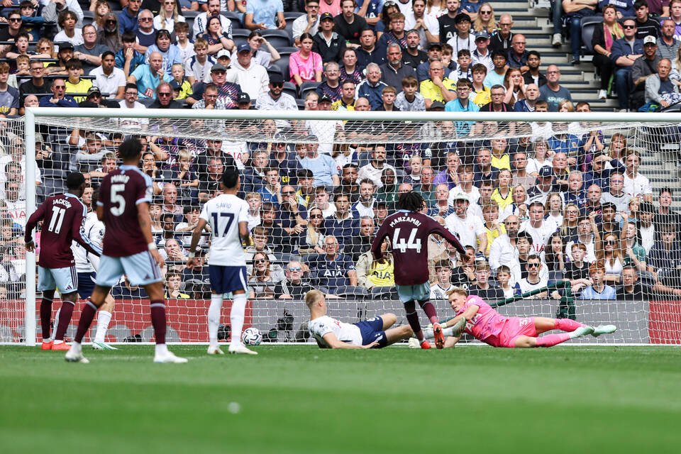 بمشاركة عمر مرموش.. توتنهام يخسر من أستون فيلا (3-2) في الدوري الإنجليزي الممتاز